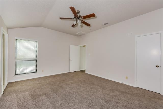 Building Photo - 525 Country View Ln