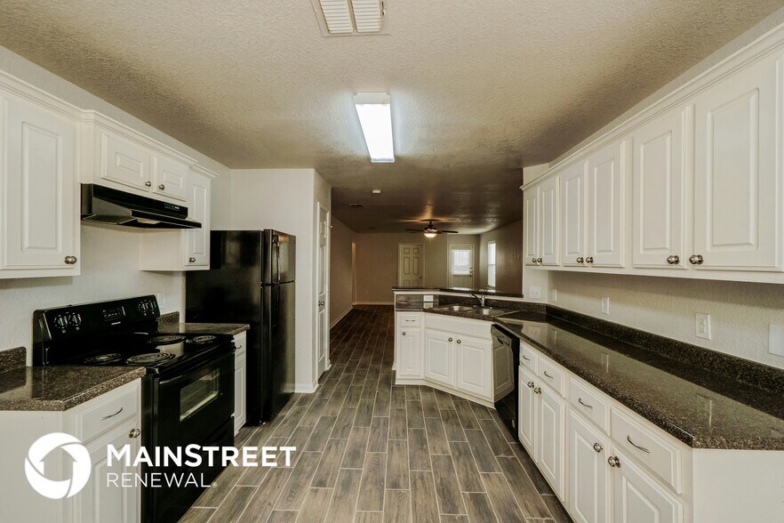 Building Photo - 11439 Coral Canyon