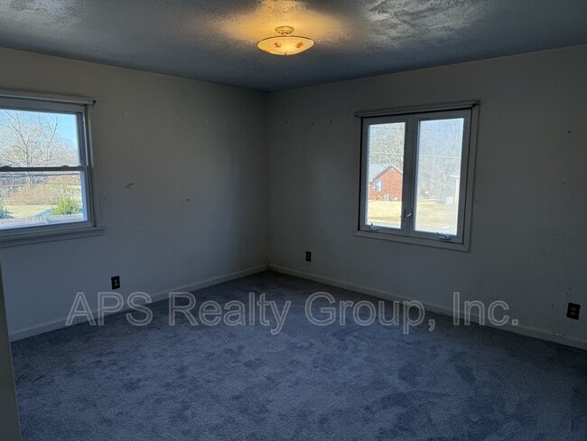 Building Photo - 4924 Stonington Rd SW