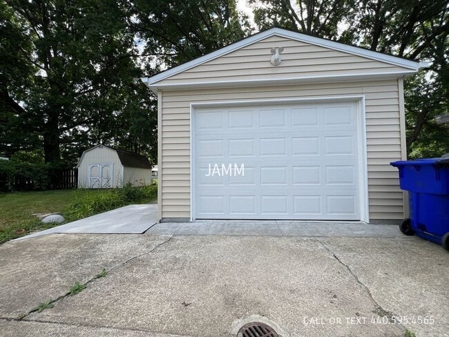 Building Photo - 6181 Zehman Dr