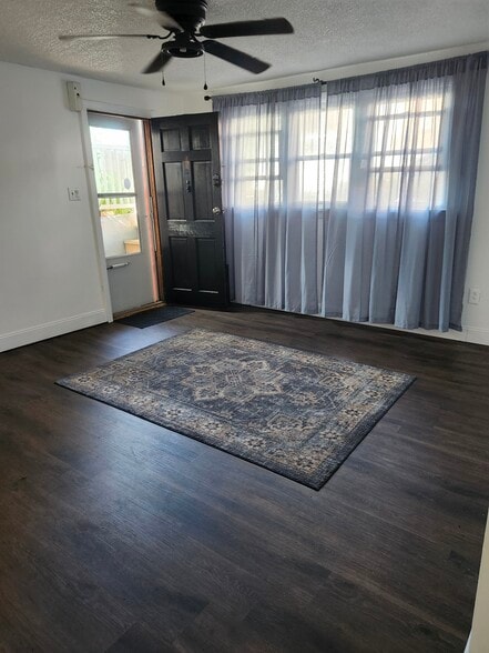 Large living room, New flooring & paint - 30 Glendale Ave