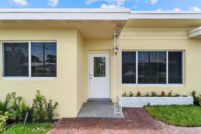 Building Photo - 7531 Edgewater Cir