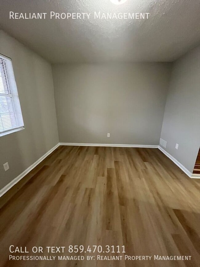 Building Photo - 31 Hurley St