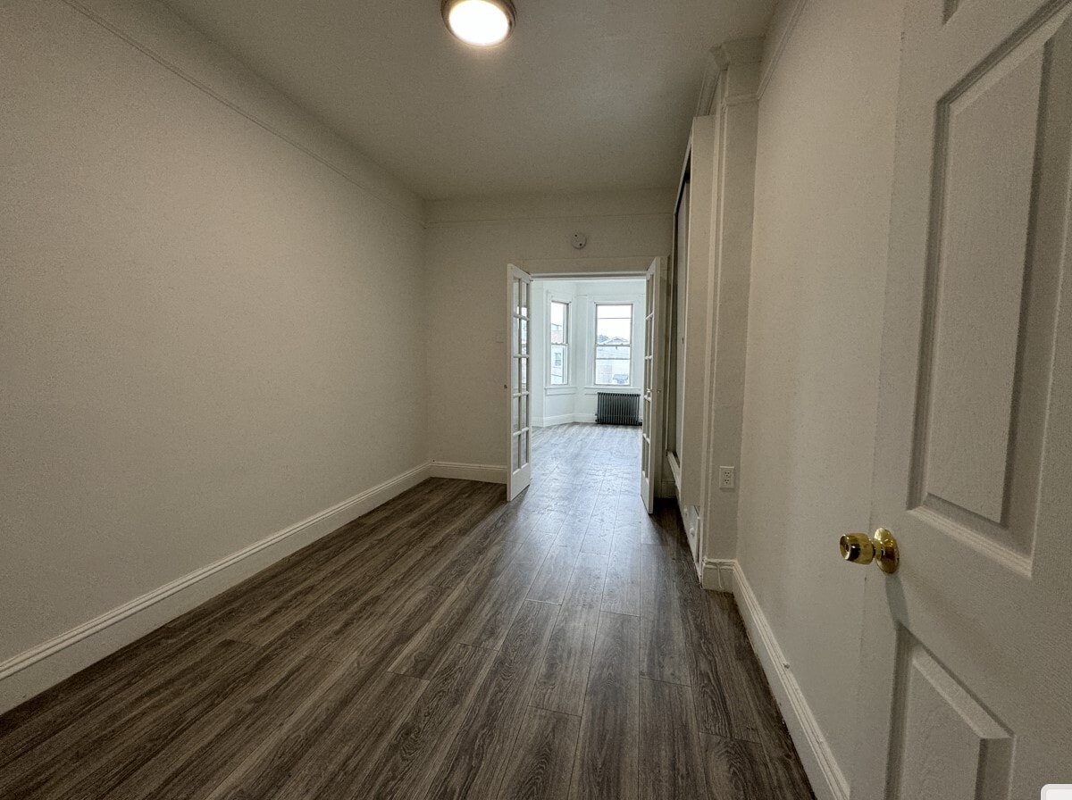 Building Photo - 72 Rose Ave