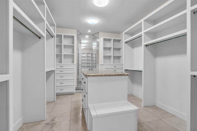 Building Photo - 5114 Rose St