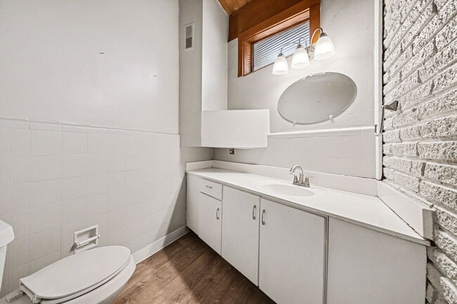 Building Photo - 3501 Section Rd