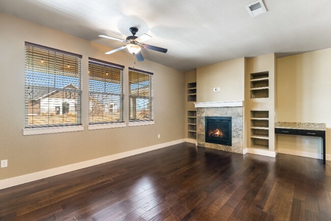 Building Photo - 2115 Blackbird Dr