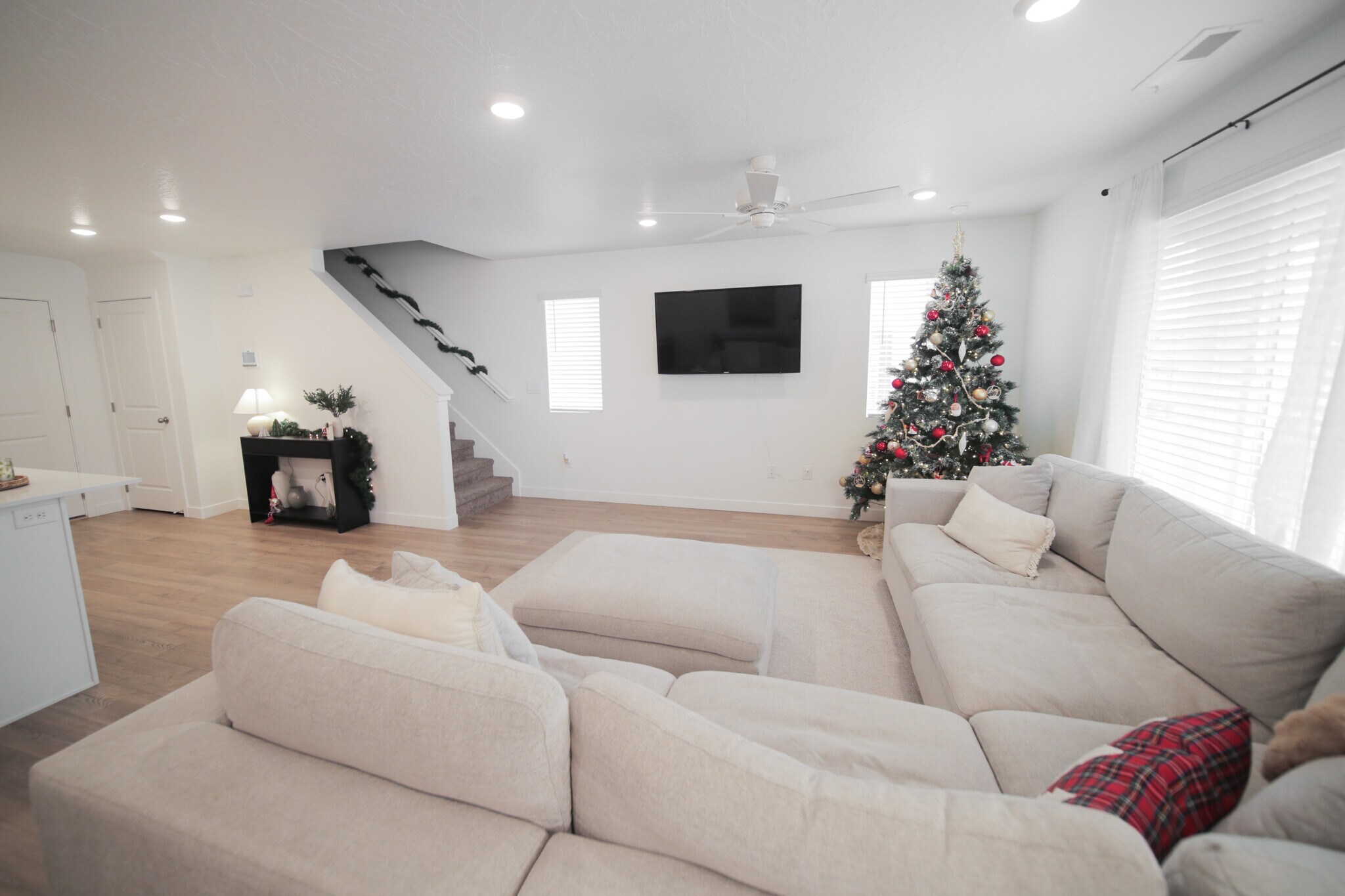 Building Photo - 1737 S Devils Garden Ln