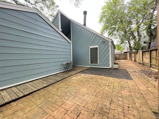 Building Photo - 9206 N Allegro St