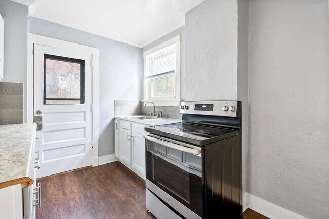 Building Photo - 2043 Boggs Ave