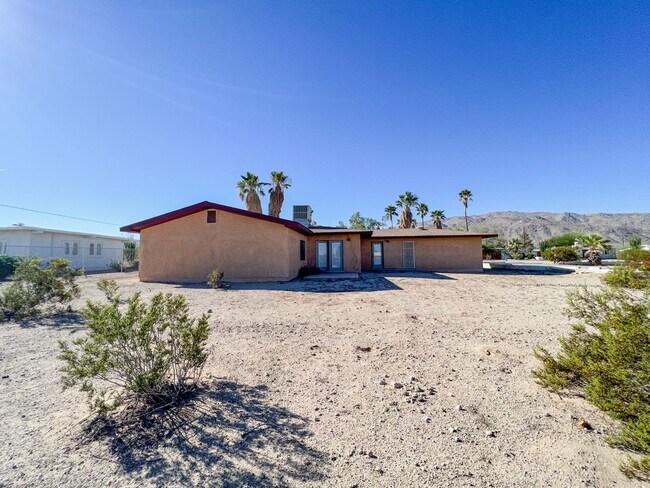 Building Photo - A Beautiful 2 Bedroom Home with Office and 2 Bonus Room