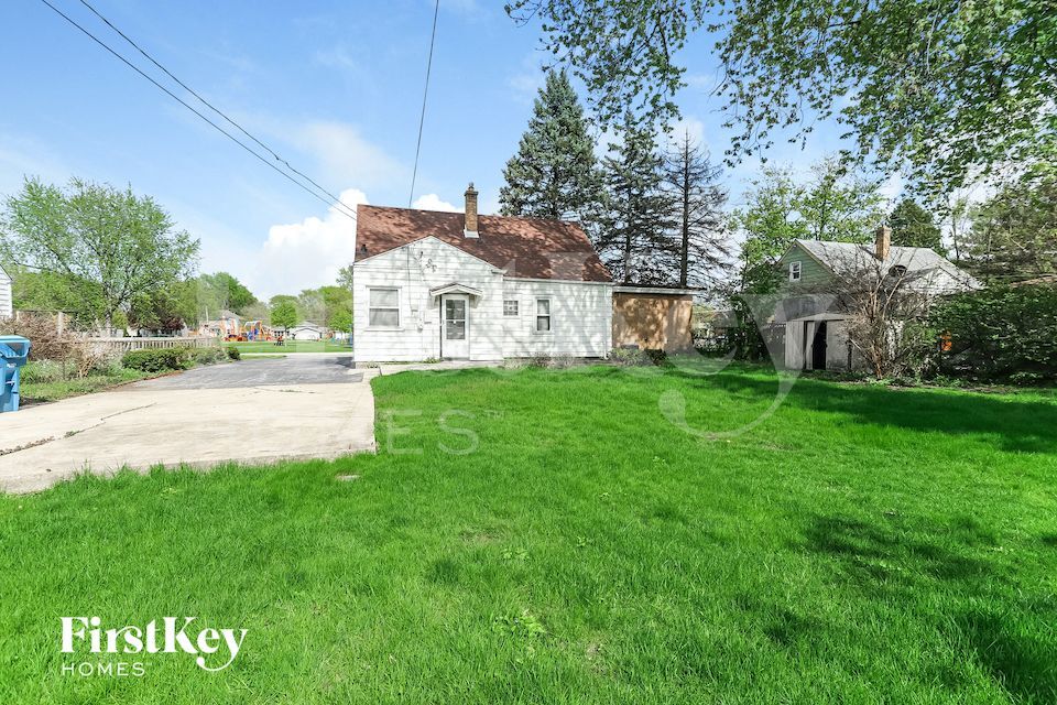 Building Photo - 14448 Kilbourn Ave