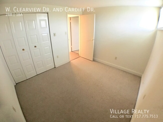 Building Photo - NO Steps! Affordable 2-Bed Convenient to I...