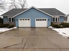 Building Photo - 1426 Hazelwood Ln