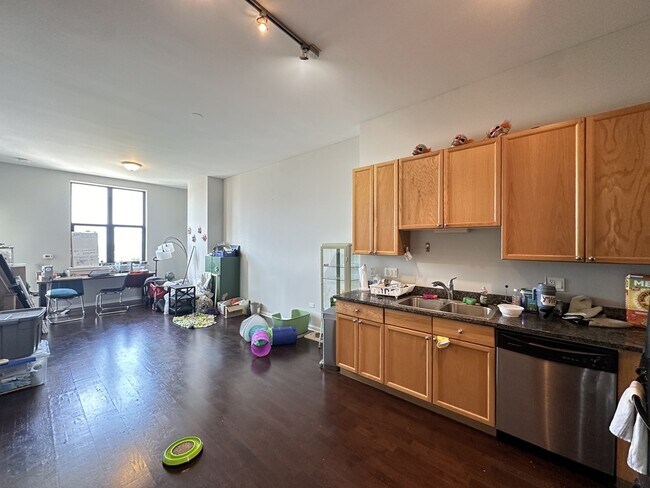 Building Photo - 1464 S Michigan Ave