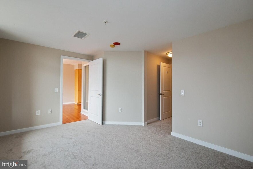 Building Photo - 475 K St NW