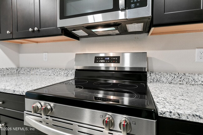 Building Photo - 8822 Eaton Ave