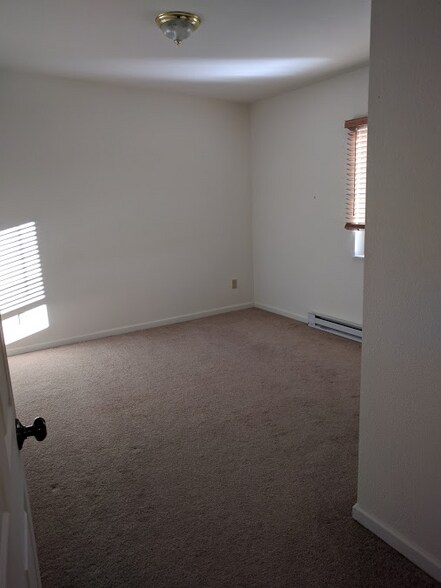 Building Photo - 813 Castello Ave