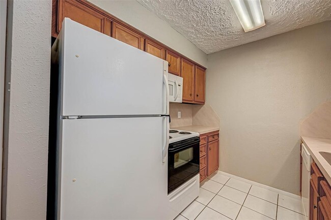 Building Photo - 17103 Blackhawk Blvd