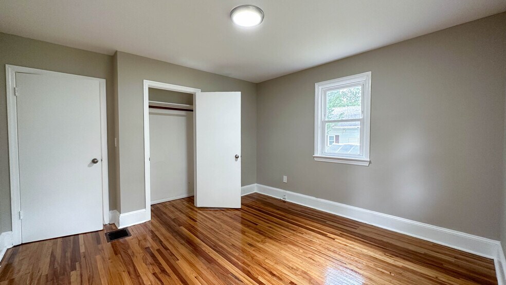 Building Photo - 134 Phillips Ave