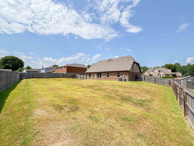 Building Photo - 6839 Hare Hill Dr