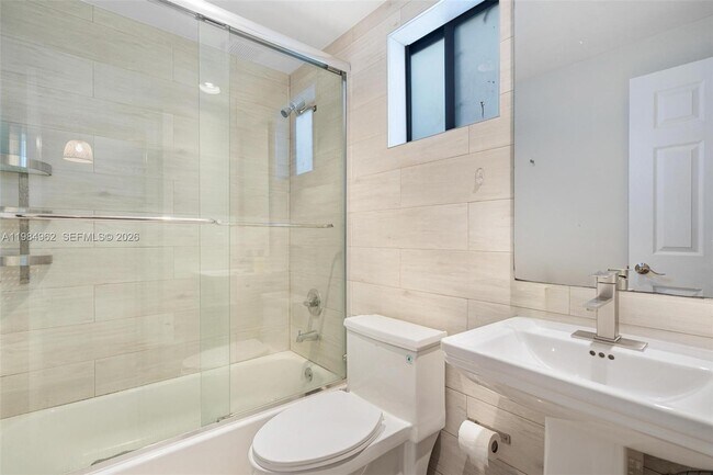 Building Photo - 920 SW 9th St