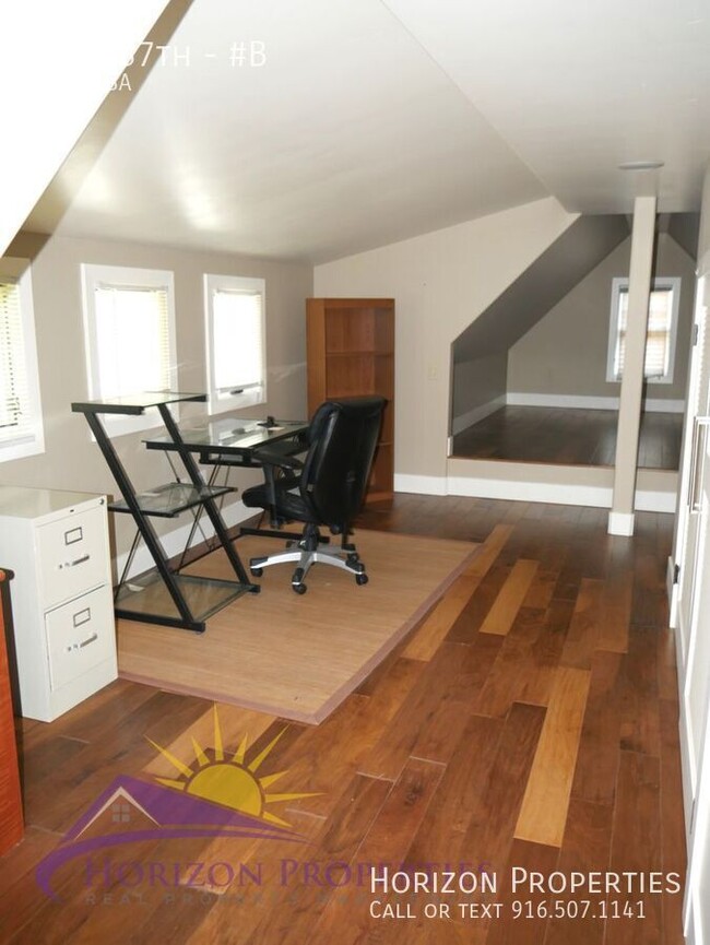 Building Photo - Remodeled 1 bed 1 bath + loft 900sqft home...