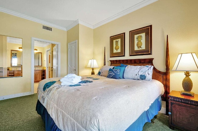 Building Photo - "Beautifully Furnished 3-Bedroom Condo in Desirable Heritage Crossing"