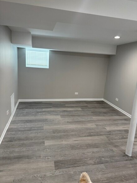 Building Photo - 8650 Trumbull Ave