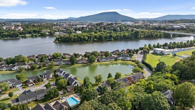 Building Photo - 1103 Centennial Dr