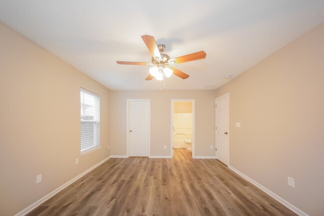 Building Photo - 15316 Wolf Run Ct