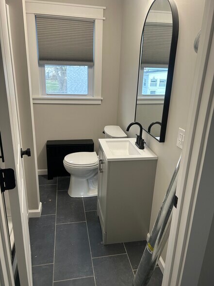 Building Photo - 14 Ferrara Ave