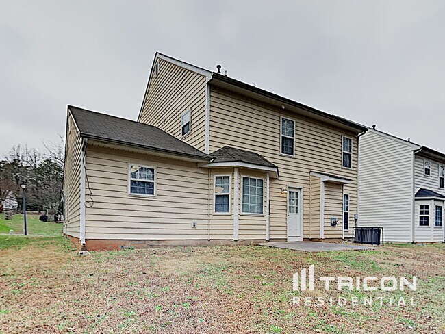 Building Photo - 6025 Spanish Moss Ln