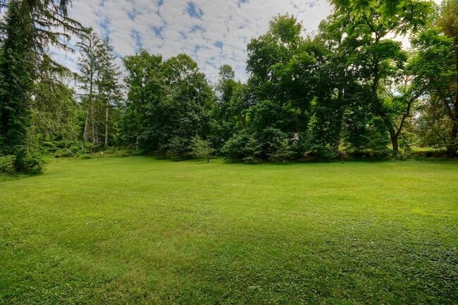 Building Photo - 188 Orchard Ridge Rd