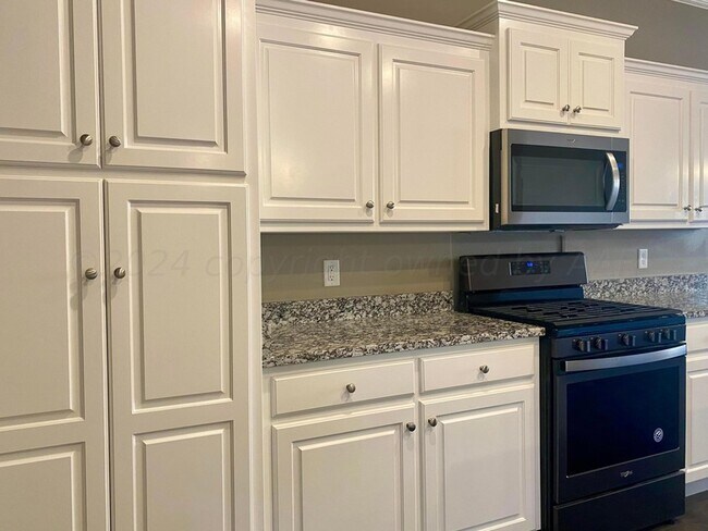 Building Photo - 9608 Sydney Dr