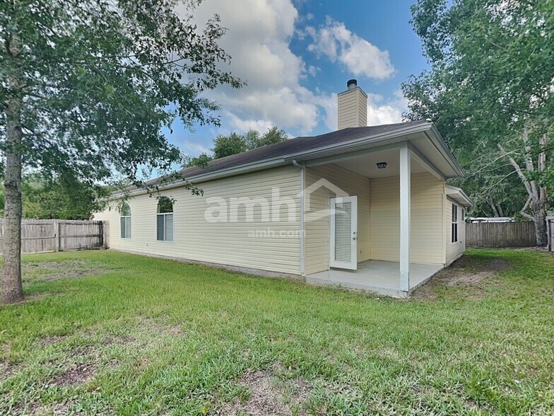 Building Photo - 12782 Guernsey St