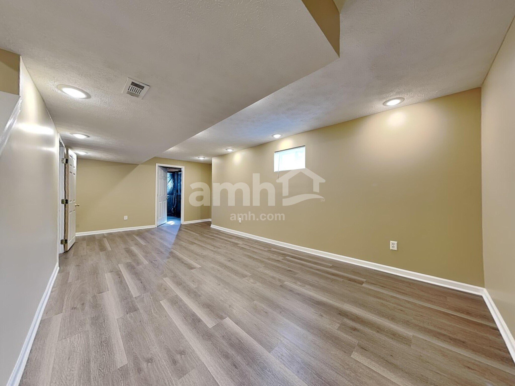 Building Photo - 135 Easton Manor Dr