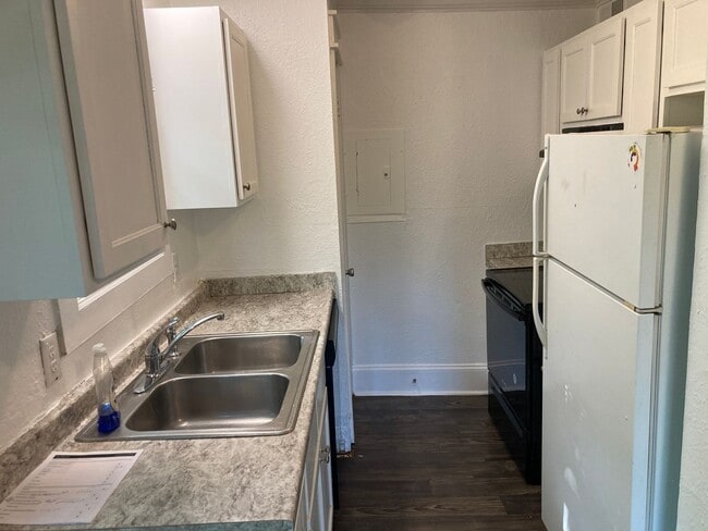 Building Photo - Tusculum Duplex
