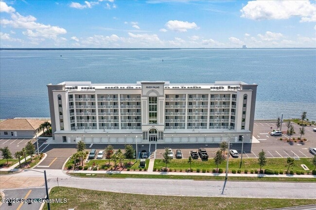 Building Photo - 1825 Riverside Dr