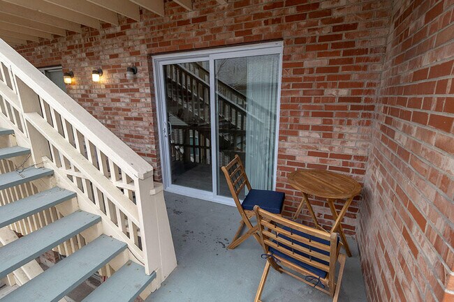 Building Photo - 801 N Ann St