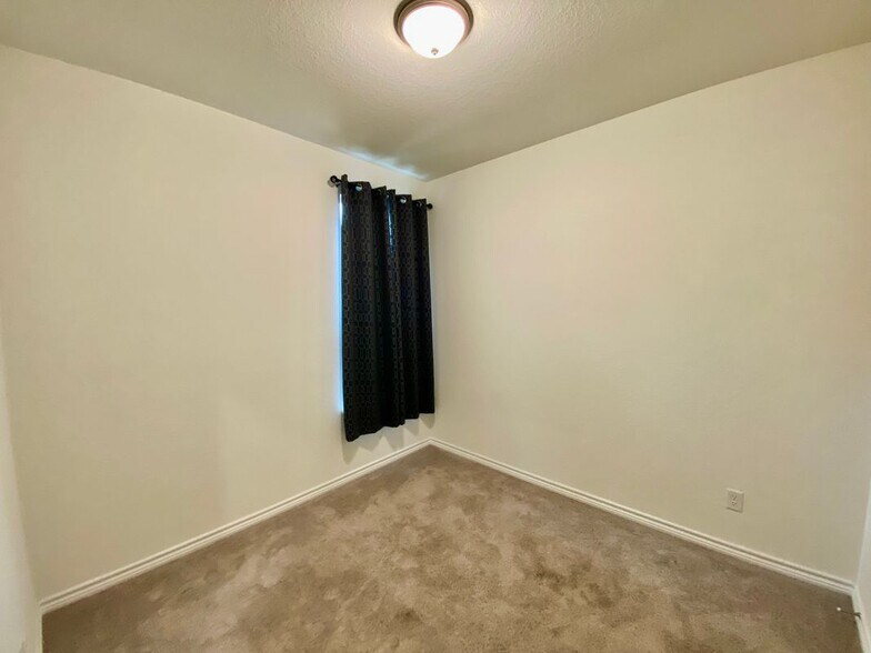 Building Photo - 344 Blacktail Dr