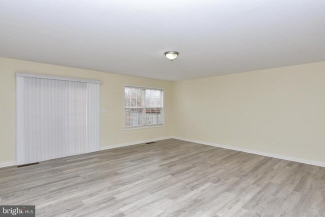 Building Photo - 24 Sanford Dr