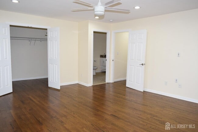 Building Photo - 424 Remsen Ave