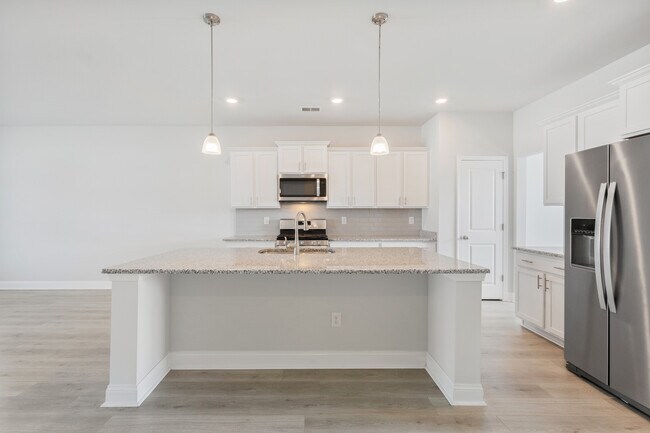 Building Photo - 2053 Ainsley Dr