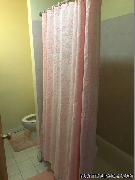 Building Photo - 35 Brookline St