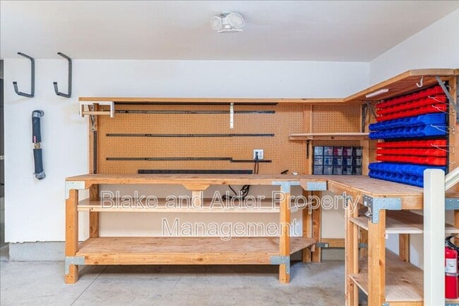 Building Photo - 7981 SW Kelso Ct