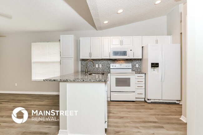 Building Photo - 2307 SW Kent Cir