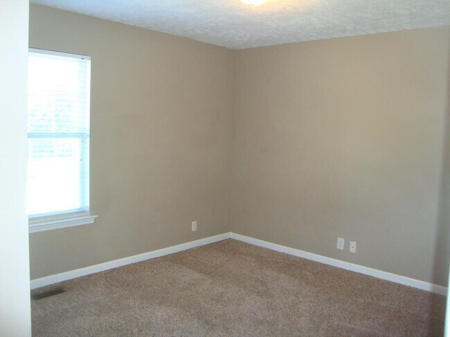 Building Photo - 157 Clearidge Dr