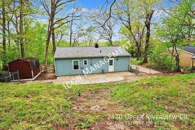 Building Photo - 2420 Upper Riverview Dr
