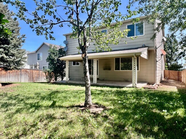Building Photo - Wonderful 5 Bed/4 Bath Home Located on Qui...